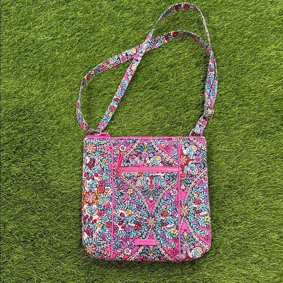 Women’s Vera Bradley Shoulder Bag/ Purse with adjustable Strap - Picture 1 of 6